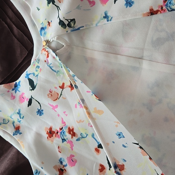 ONLY cream colored floral sleeveless blouse with lining. Women's XL - Picture 7 of 13